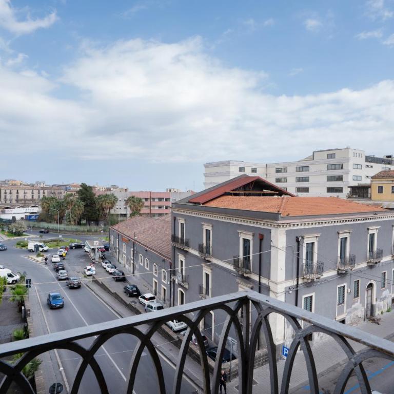 Casa Alcalà Deluxe - Four-Bedroom Apartment - 33