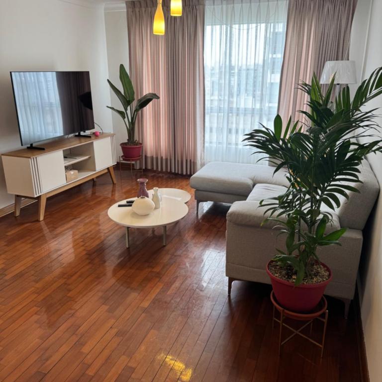 Beautiful apartment - Three-Bedroom Apartment - 4
