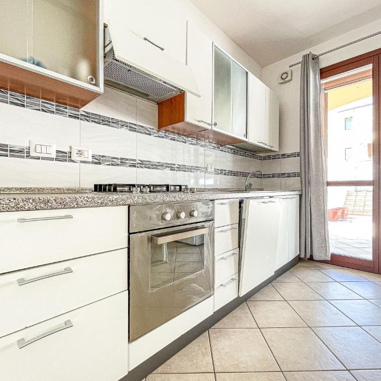 Via Pesaro - Appartamento con 3 Camere da Letto - Piano Alto - 9