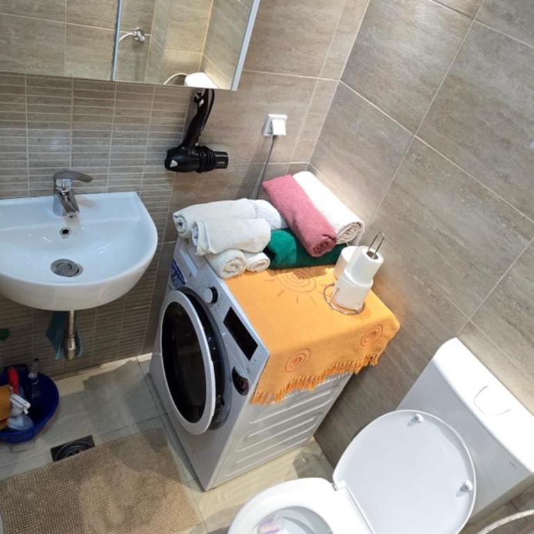 Urban Pool & Relax Apartment - One-Bedroom Apartment - 4