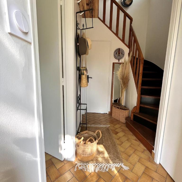 VILLA MONTAIGNE - 3 CHAMBRES - Proche Marché - Casa con 1 dormitorio - 17