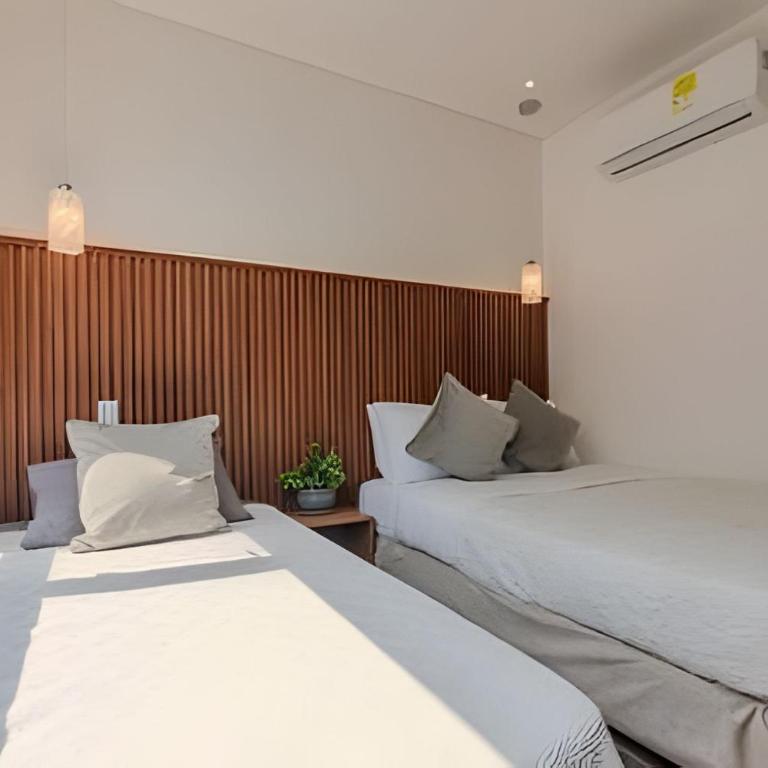 Elite Apartment / Near the Historic Center - Two-Bedroom Apartment with Water View - 15