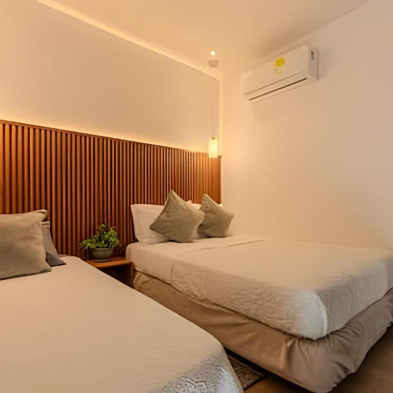 Elite Apartment / Near the Historic Center - Two-Bedroom Apartment with Water View - 16