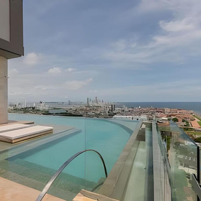 Elite Apartment / Near the Historic Center - Two-Bedroom Apartment with Water View - 34