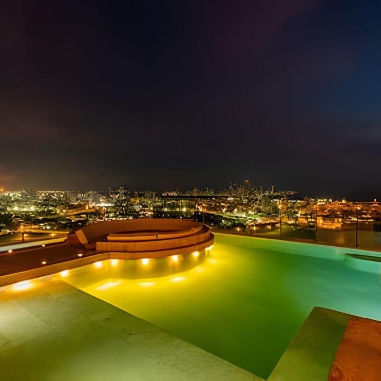 Elite Apartment / Near the Historic Center - Two-Bedroom Apartment with Water View - 42