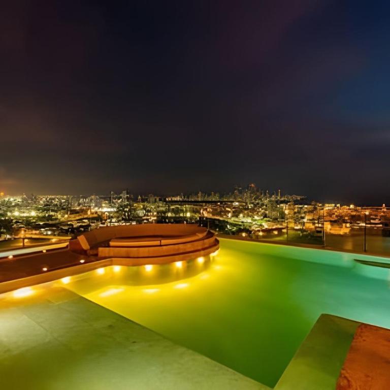 Elite Apartment / Near the Historic Center - Two-Bedroom Apartment with Water View - 45