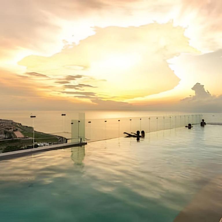 Elite Apartment / Near the Historic Center - Two-Bedroom Apartment with Water View - 50