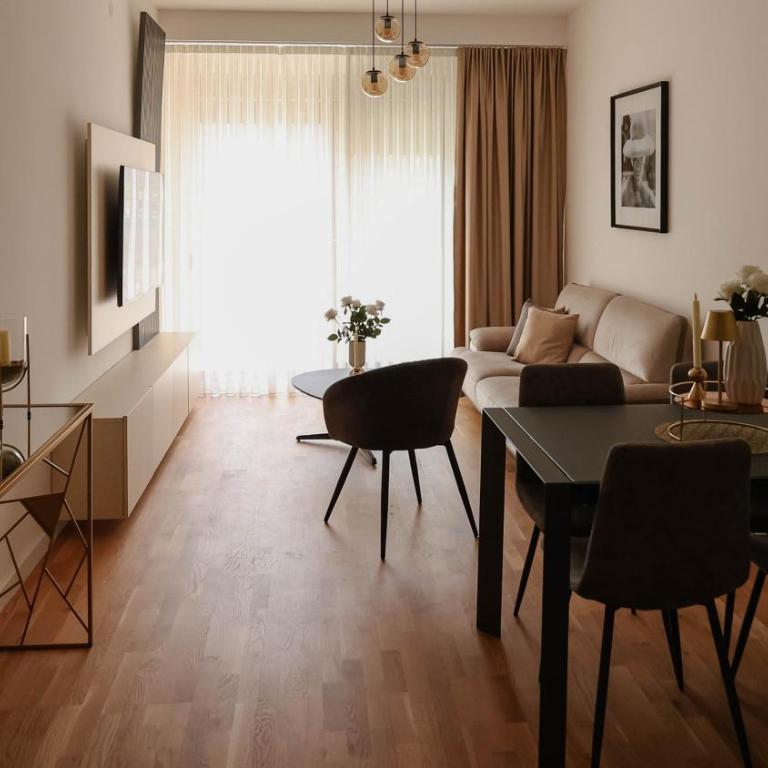 Adria Gold - Bayview - Luxury - One-Bedroom Apartment - 3