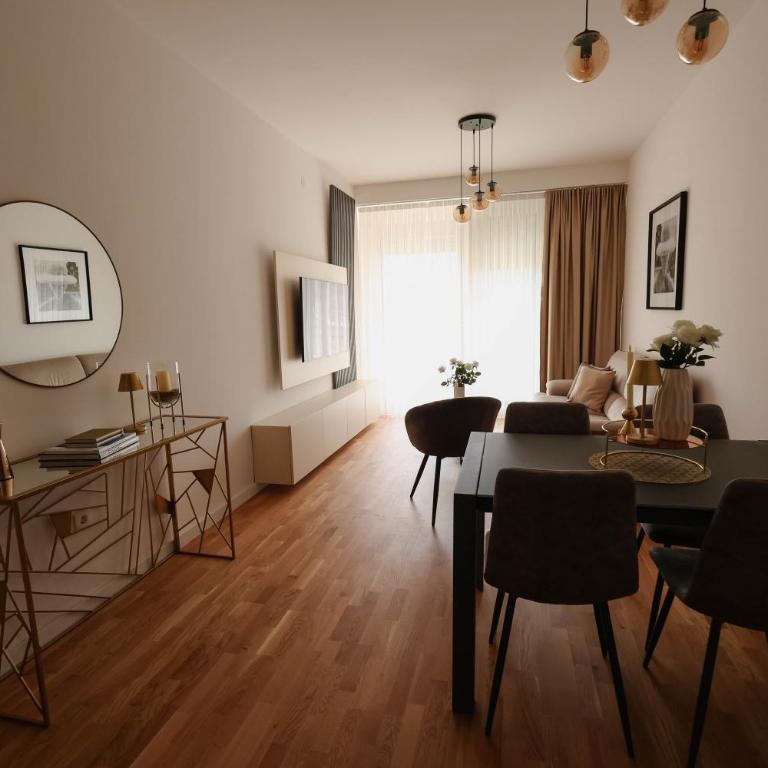 Adria Gold - Bayview - Luxury - One-Bedroom Apartment - 16