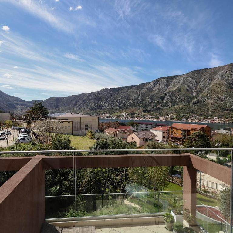 Adria Gold - Bayview - Luxury - One-Bedroom Apartment - 24