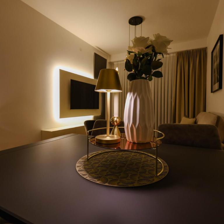 Adria Gold - Bayview - Luxury - One-Bedroom Apartment - 33