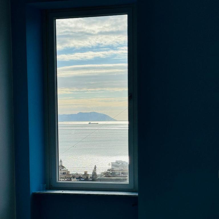 Capriview SuiteNapoli - Vista su Capri - Appartamento con 3 Camere da Letto e Vista Mare - 8