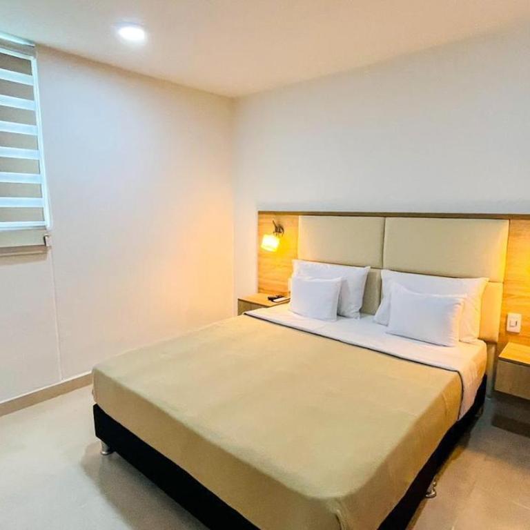 apartamento central para estrenar en Santa Marta - Apartamento de 3 dormitorios - 2
