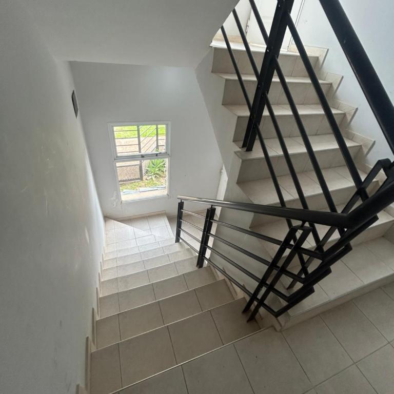 Departamento dos dormitorios con cochera zona terminal ómnibus Colón - Apartamento de 2 dormitorios - 4