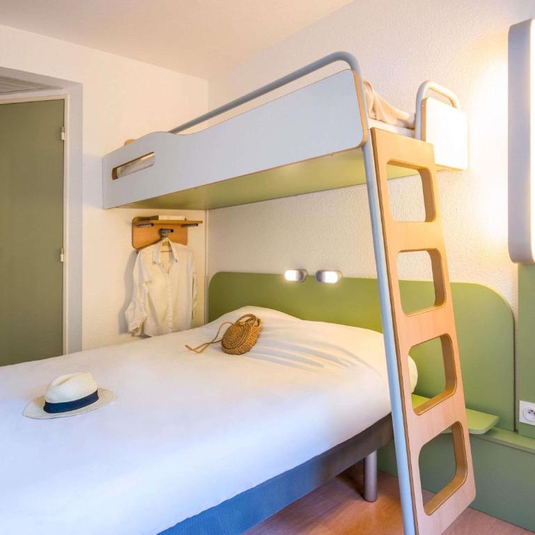 ibis budget Antibes Sophia Antipolis - Chambre Triple avec 1 Lit Double et 1 Lit Superposé - 8
