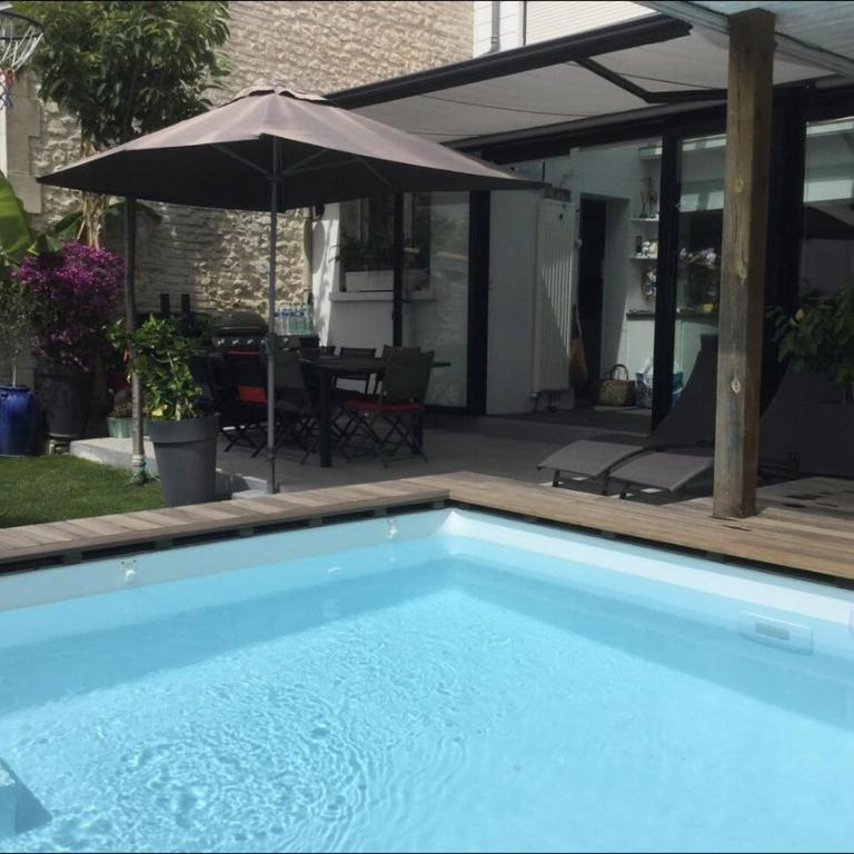 Maison familiale et chaleureuse avec jardin et piscine chauffée Centre ville de La Rochelle 4 vélos à disposition - Maison 1 Chambre - 1