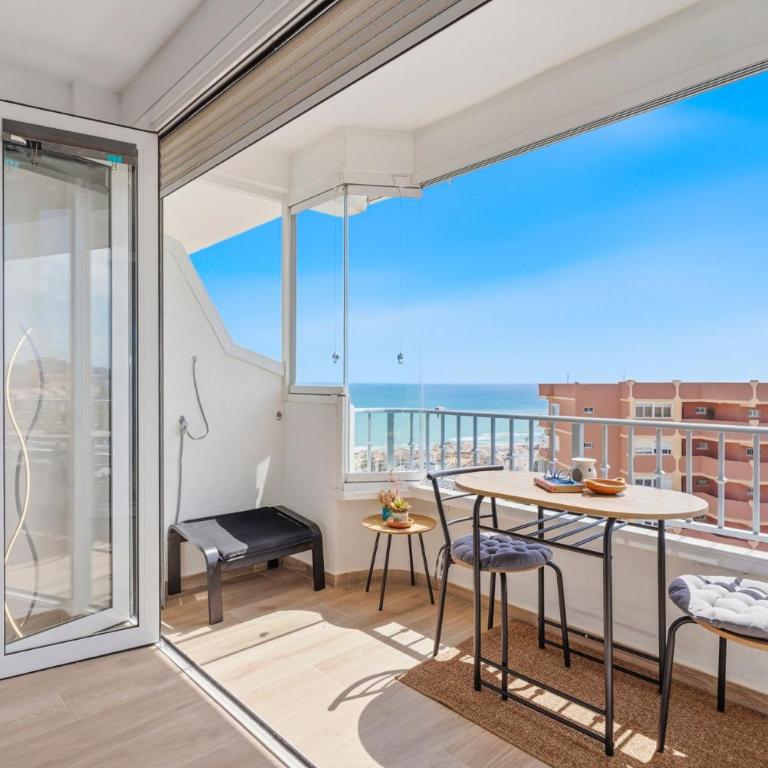 Luminoso ático con vistas al mar en Torremolinos - Apartamento - 13
