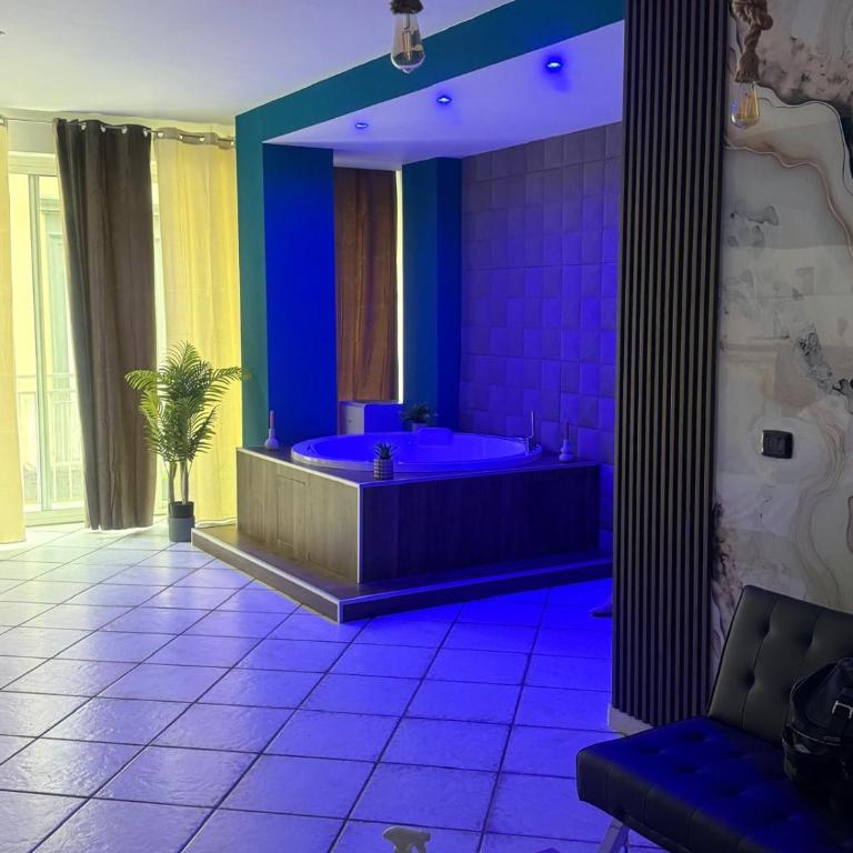 Partenope chiaia Suites & room's - Suite Queen con Vasca Idromassaggio - 8