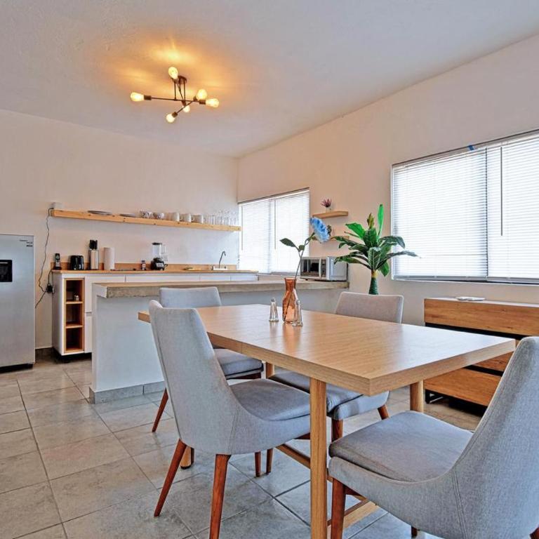 Family-Friendly La Paz Apartment 2BR Haven with AC & WiFi - Perfect Getaway - Apartment - 8