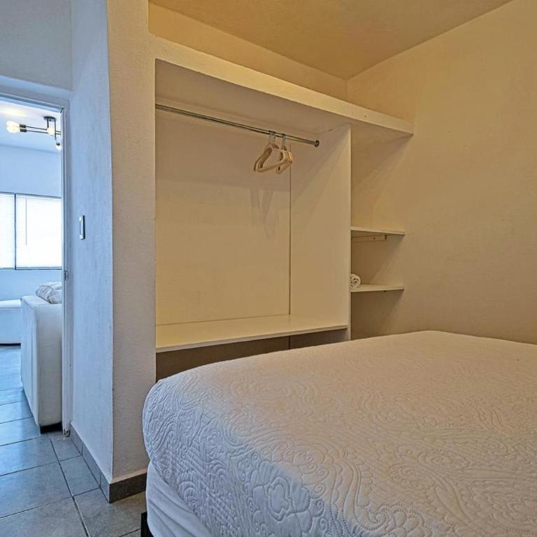 Family-Friendly La Paz Apartment 2BR Haven with AC & WiFi - Perfect Getaway - Apartment - 18