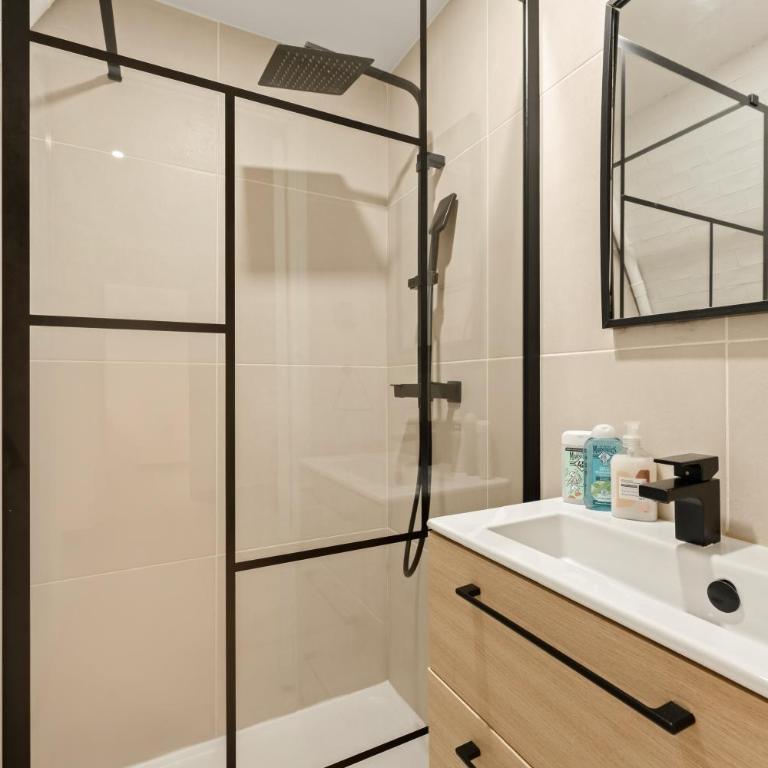 Duplex atypique Batignolles, proche Montmartre, métro à pied - Appartement 1 Chambre - 11