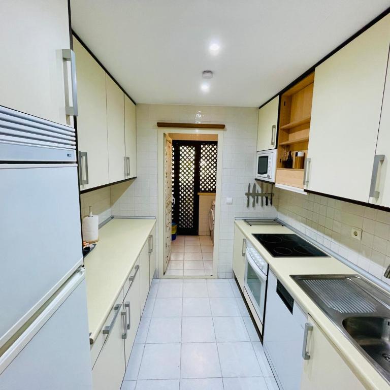 Marbella Dunas de Cabopino 2BR Apartment with private garden, swimingpool and parking - Magnolia Properties - Apartamento de 2 dormitorios con terraza - 27