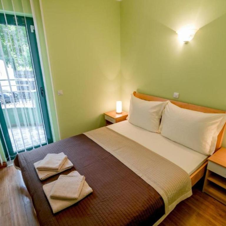 Amor Residence - Studio Apartment with Terrace - 45