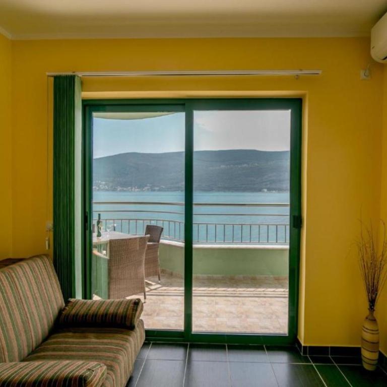 Amor Residence - Studio Apartment with Terrace - 39