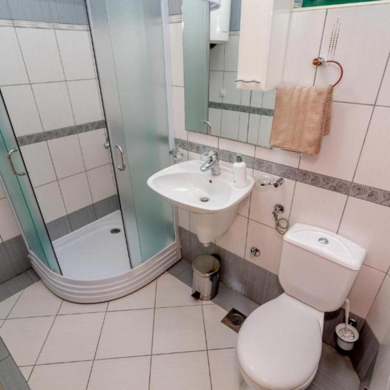 Amor Residence - Studio Apartment with Terrace - 76