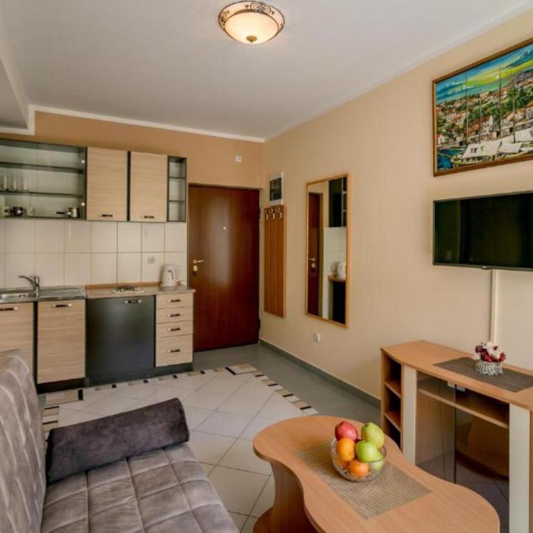 Amor Residence - Studio Apartment with Terrace - 59