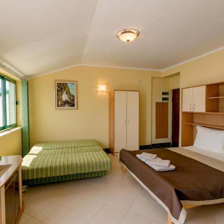 Amor Residence - Studio Apartment with Terrace - 48