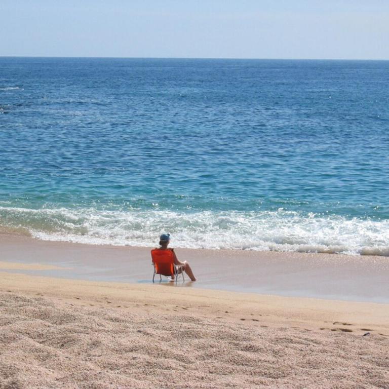 OCEAN VIEW Walk to Beach WIFI - One-Bedroom Apartment - 5