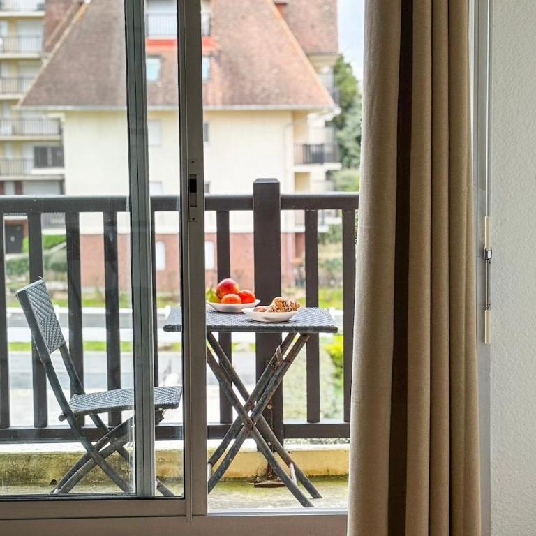 Vue mer balcon piscine à 2 pas de la plage Cabourg - Apartamento de 1 dormitorio - 4