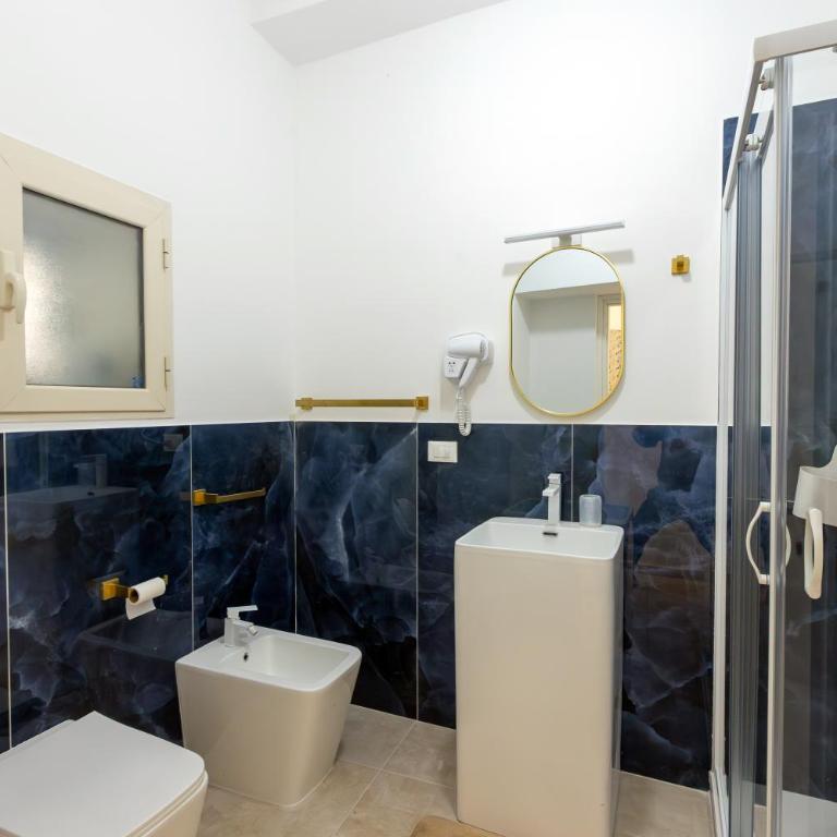 Ballarò Sunny Rooms - Camera Matrimoniale con Bagno Privato Esterno - 12