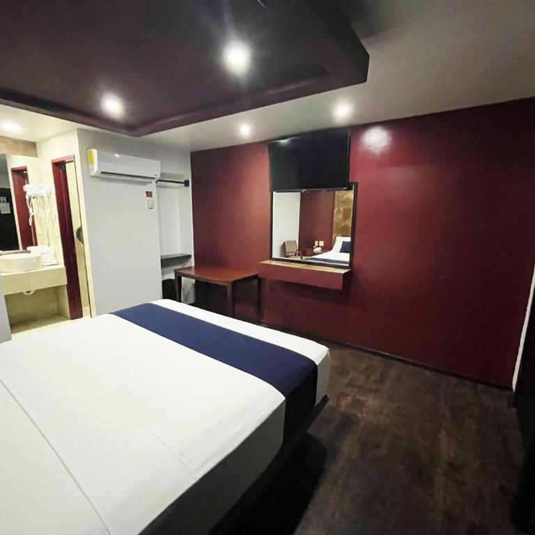 Hotel Rose Ensenada - Habitación Estándar - Cama extragrande - 6