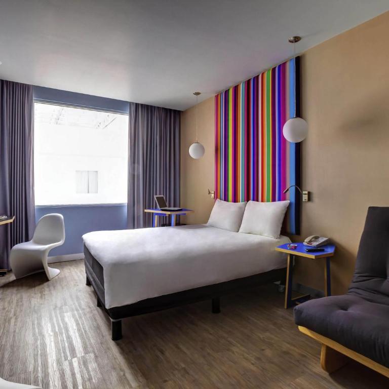 Ibis Styles Mexico Reforma - Suite with Double Bed and Sofa Bed - 1