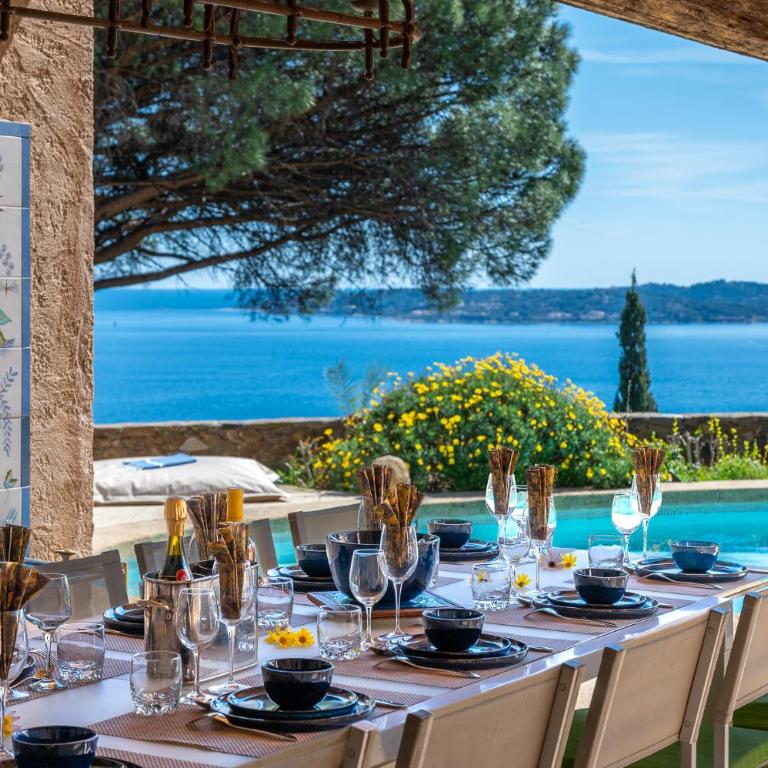 Villa Vue mer exceptionnelle golfe de saint -Tropez piscine 6ch 6 sdb 12 personnes - Villa - 5