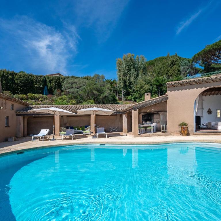 Villa Vue mer exceptionnelle golfe de saint -Tropez piscine 6ch 6 sdb 12 personnes - Villa - 13