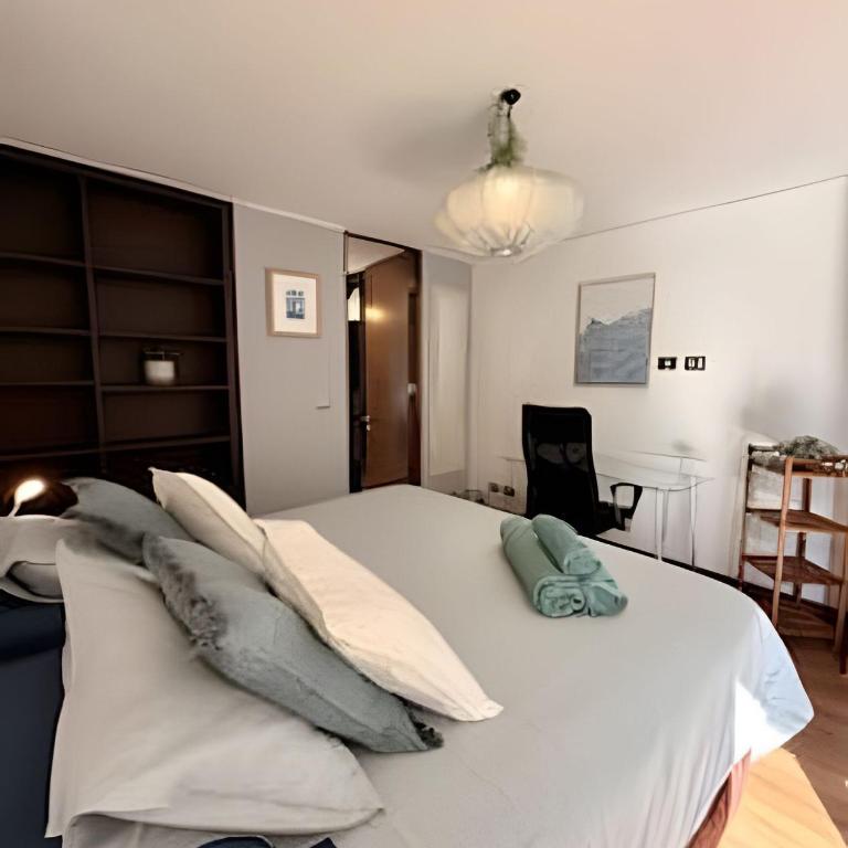 Comfort with parking and Wi-Fi Manquehue Metro Station - Apartamento de 2 dormitorios con balcón y terraza - 3