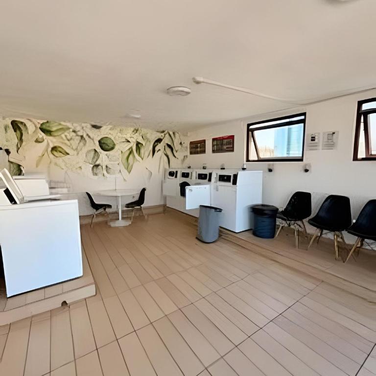 Comfort with parking and Wi-Fi Manquehue Metro Station - Two-Bedroom Apartment with Balcony and Terrace - 17