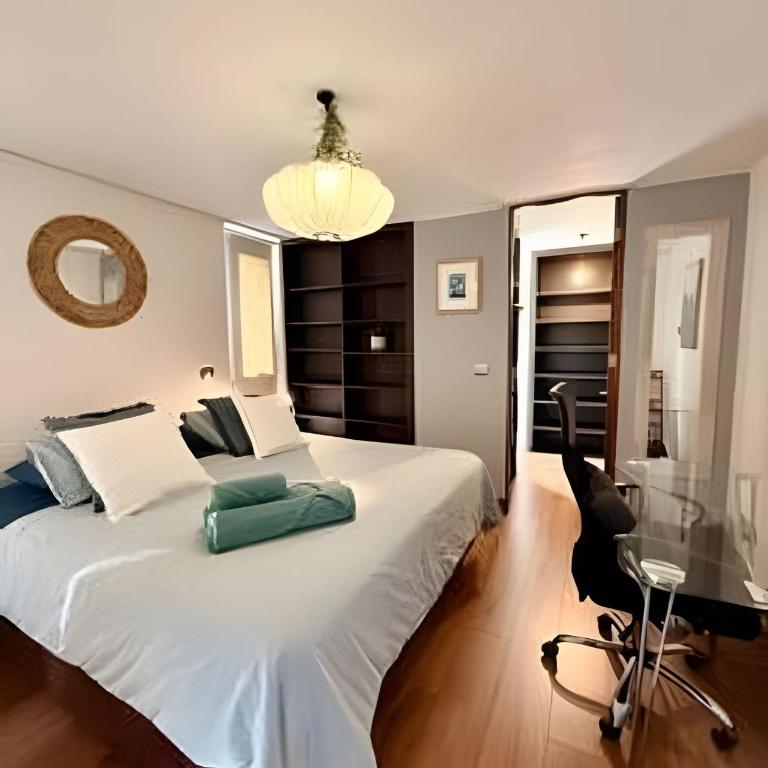Comfort with parking and Wi-Fi Manquehue Metro Station - Two-Bedroom Apartment with Balcony and Terrace - 19