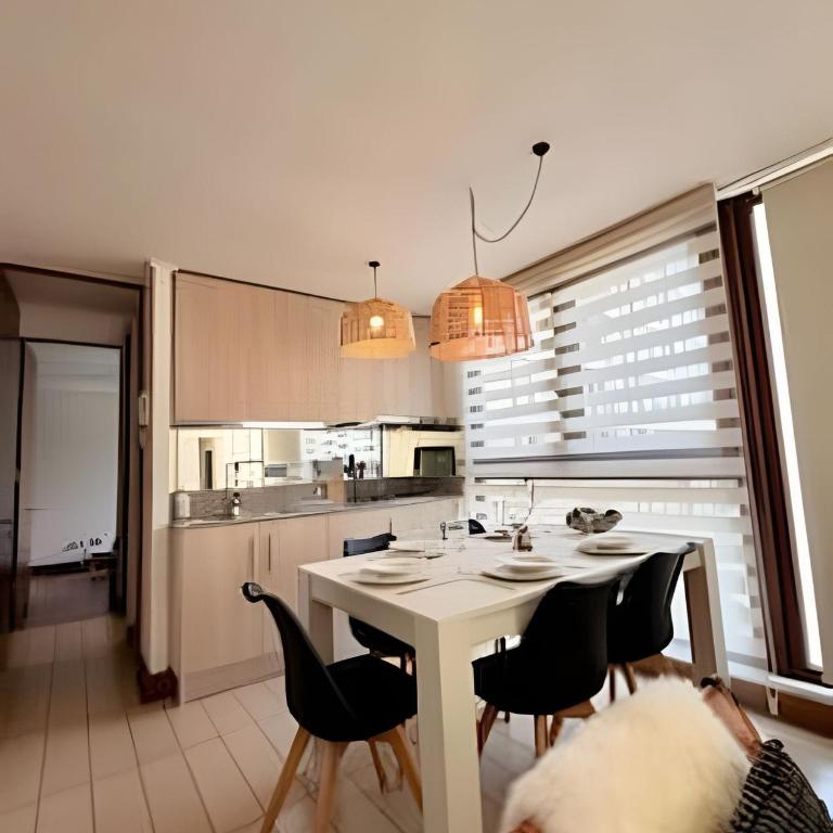 Comfort with parking and Wi-Fi Manquehue Metro Station - Two-Bedroom Apartment with Balcony and Terrace - 39