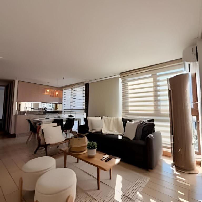 Comfort with parking and Wi-Fi Manquehue Metro Station - Two-Bedroom Apartment with Balcony and Terrace - 43