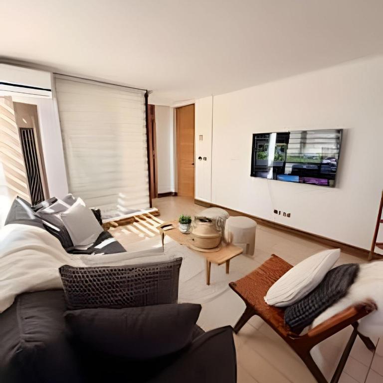 Comfort with parking and Wi-Fi Manquehue Metro Station - Two-Bedroom Apartment with Balcony and Terrace - 46