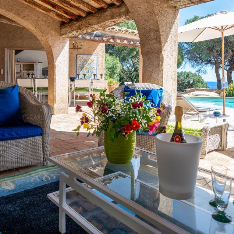 Villa Vue mer exceptionnelle golfe de saint -Tropez piscine 6ch 6 sdb 12 personnes - Villa - 9