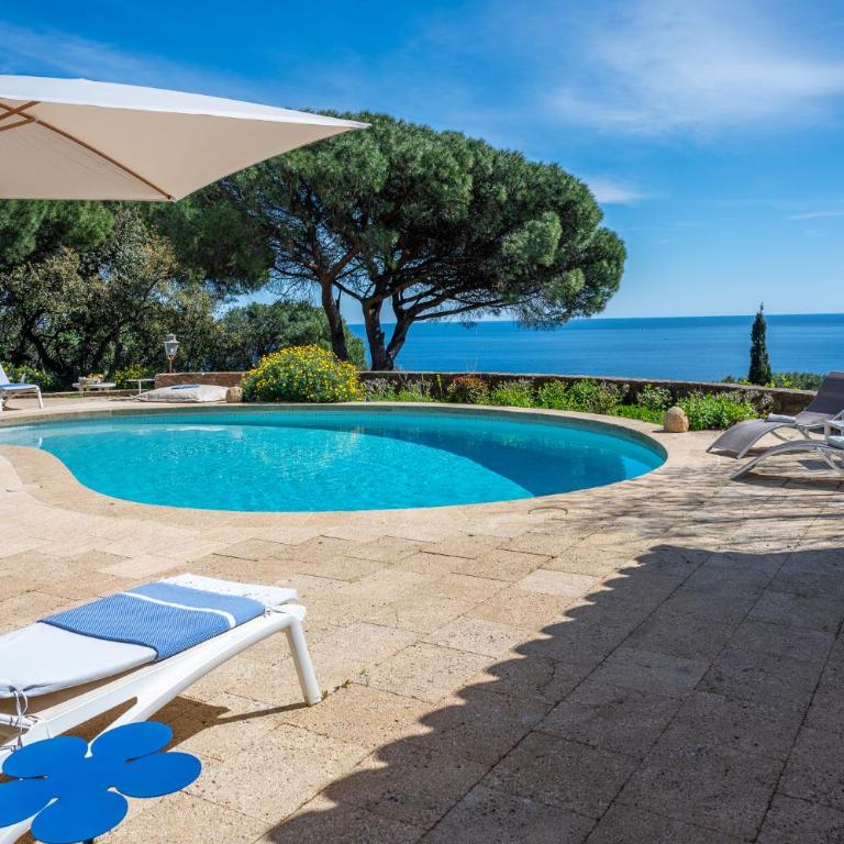 Villa Vue mer exceptionnelle golfe de saint -Tropez piscine 6ch 6 sdb 12 personnes - Villa - 3