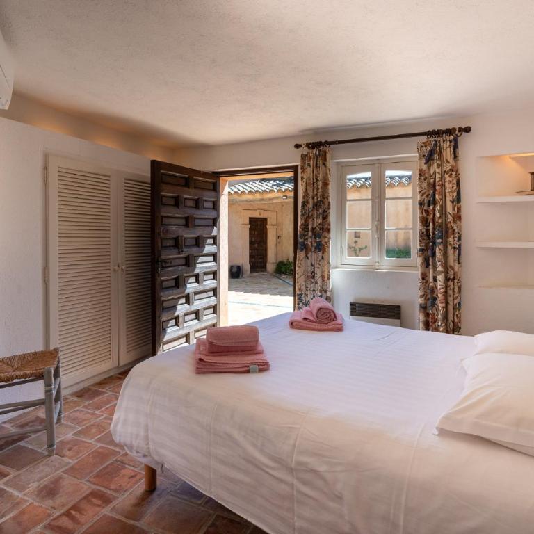 Villa Vue mer exceptionnelle golfe de saint -Tropez piscine 6ch 6 sdb 12 personnes - Villa - 36