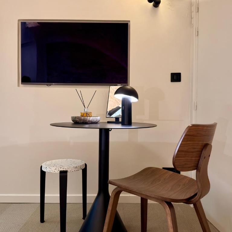 Luxury Suite 2BR Le Marais AC Courtyard - Two-Bedroom Superior Apartment - 21