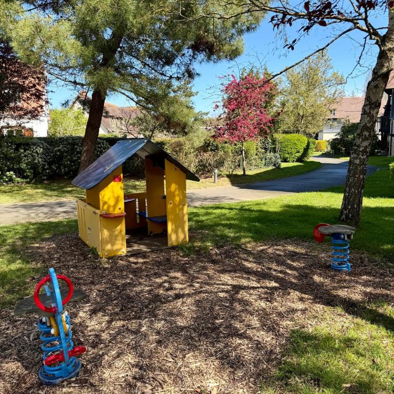Petit Golf résidence privée piscine chauffée - Appartamento con 2 Camere da Letto e Balcone - 16