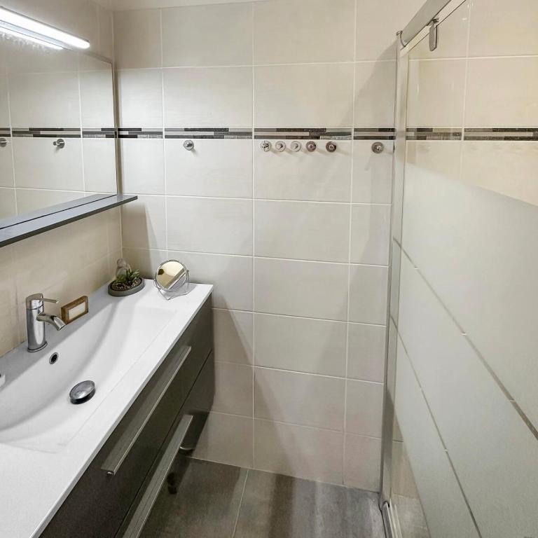Maison avec jardin et parking privé 8 pers - Maison 4 Chambres - 18
